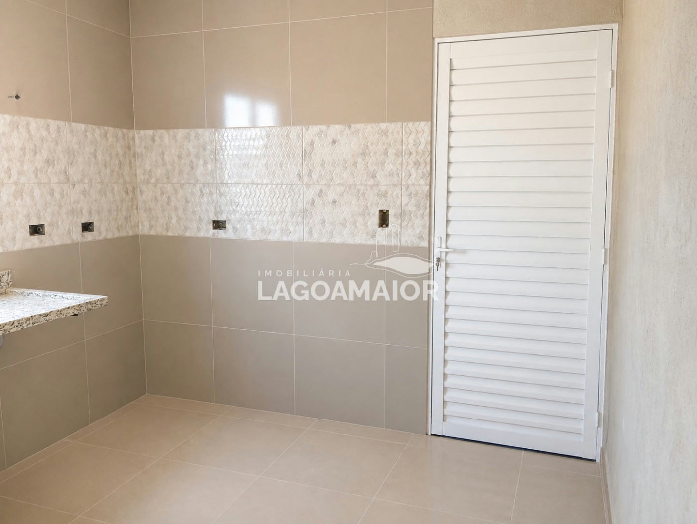 Casa à venda com 3 quartos, sendo 1 suíte, em Nova Tres Lagoas, Três Lagoas - MS