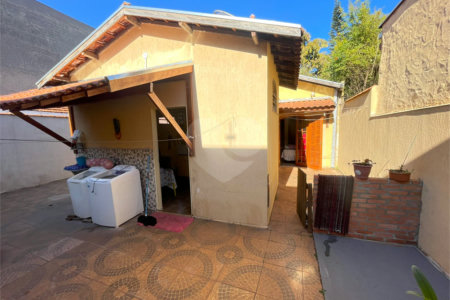 Casa térrea disponível para venda no Jardim Bandeirantes