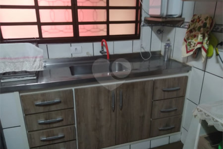 Casa + salão comercial na Vila Vista Alegre
