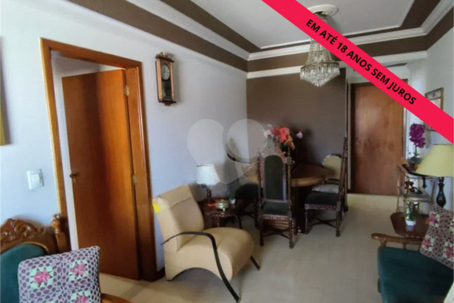 Vende-se apartamento de dois dormitórios no Edifício Marseille, no Centro de Piracicaba;