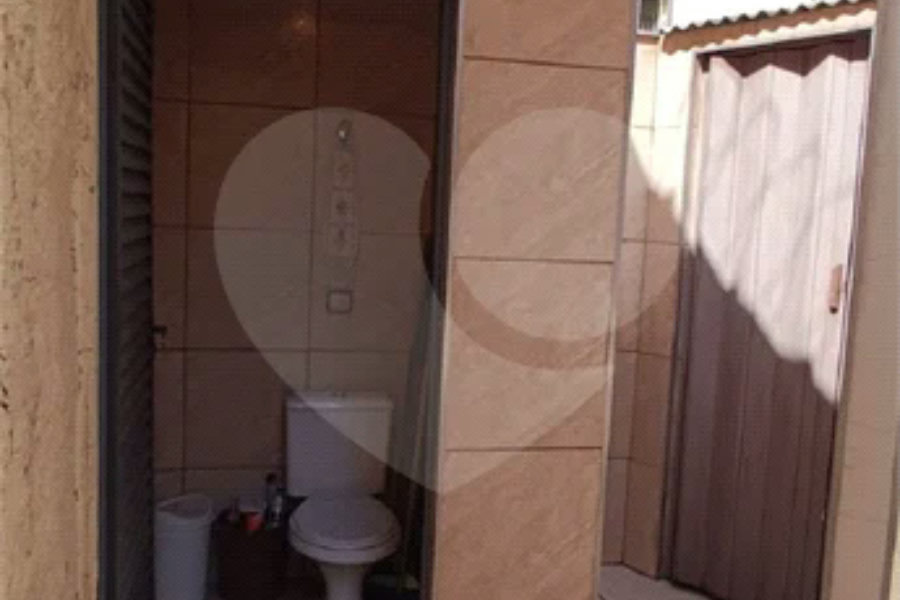 Oportunidade imperdível. Excelente opção de Investimento em Sobrado Comercial a Venda na Lapa. Único na Região.