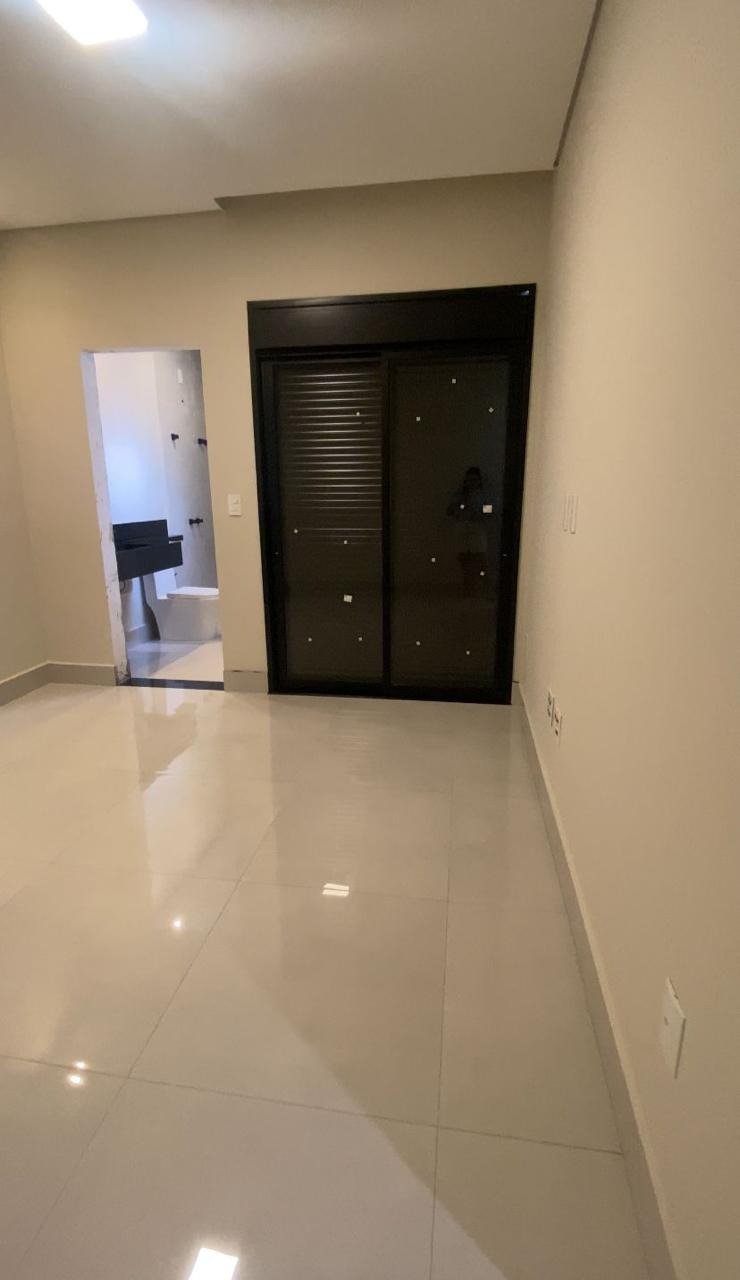 Casa à venda com 3 quartos, sendo 1 suíte, no condomínio Terras da Estancia, Paulínia- SP