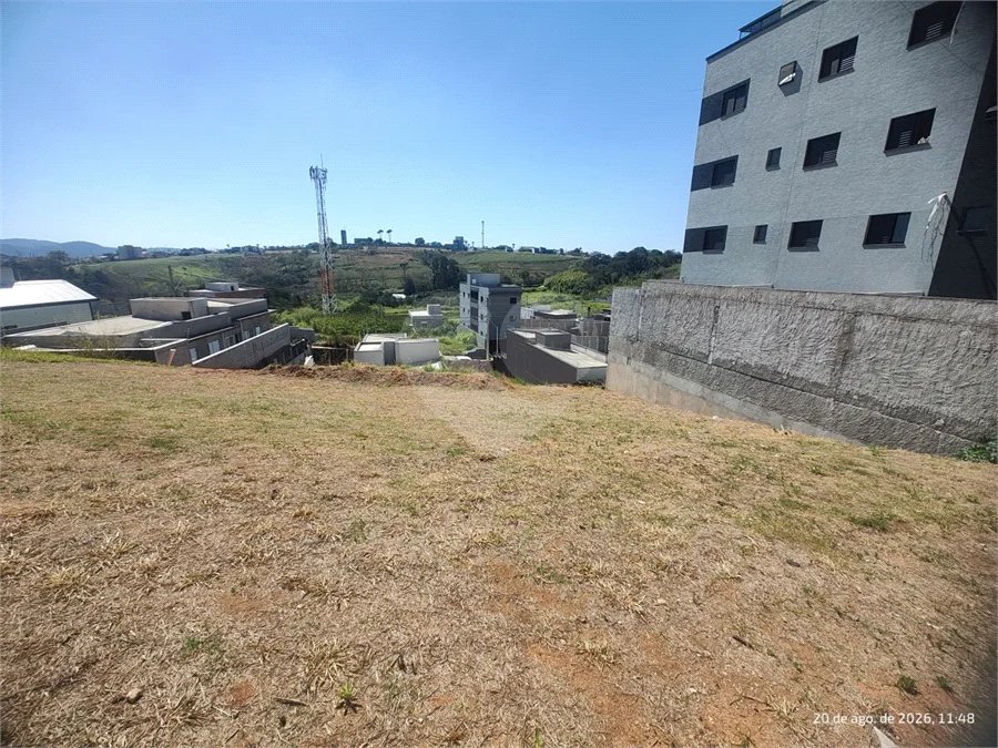 Terreno em Atibaia com 195 metros, pronto para construir, ao lado de supermercado e diversos comércios