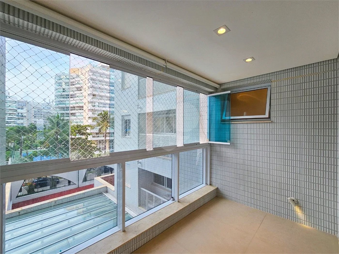 Apartamento à venda com 4 suítes em Riviera de São Lourenço, Bertioga, SP