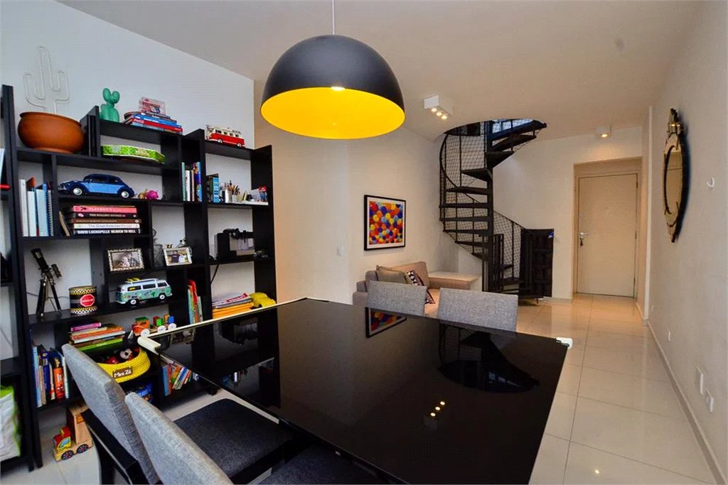 Cobertura à venda com 3 quartos, sendo 1 suíte, em Pinheiros, São Paulo, SP