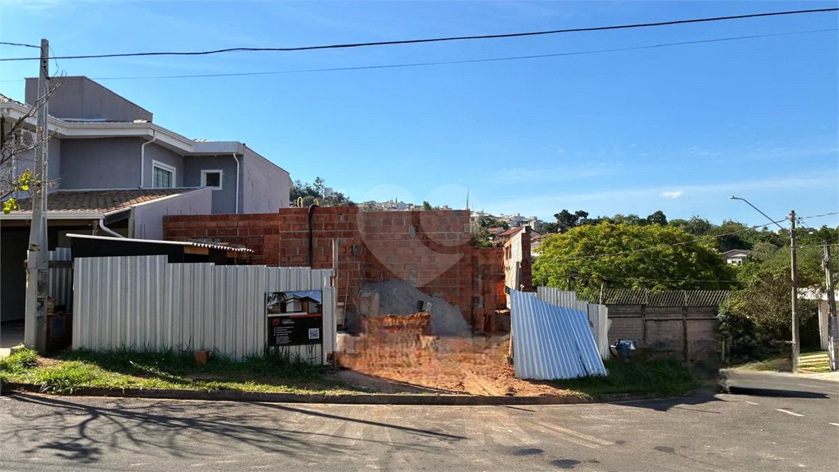 Casa à venda no Condominio Vivenda das Cerejeiras em Valinhos
