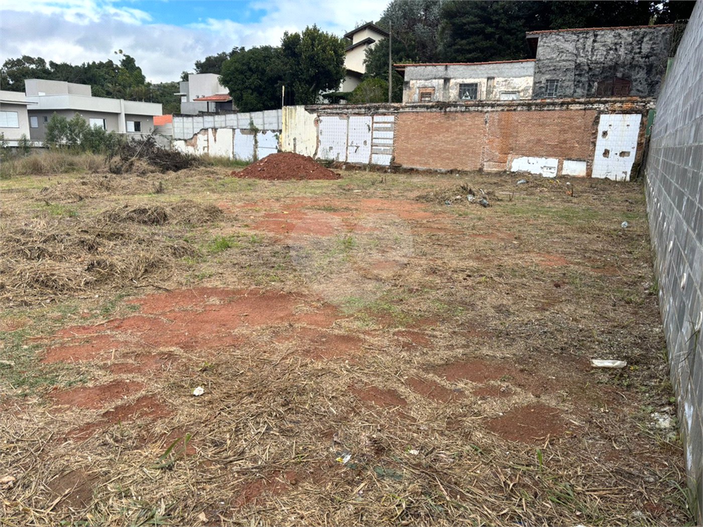 Excelente terreno com 493,65 metros quadrados com vista para a pedra grande em Atibaia sp.