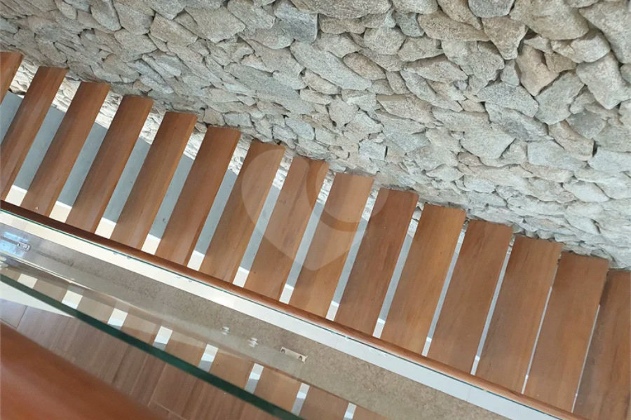 Sobrado recém-construído com 3 dormitórios em condomínio fechado em Piracicaba-SP.