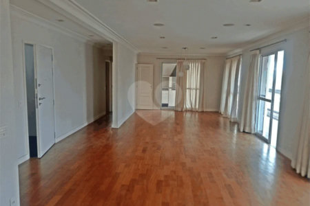 Apartamento a venda com 252 m² no Campo belo.