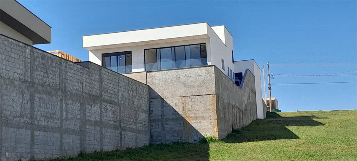Casa a Venda no Condomínio Reserva Santa Isabel em Louveira/SP