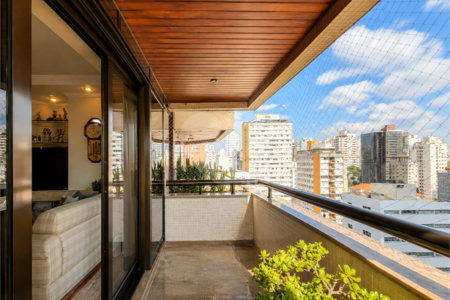 Apartamento de 184 m² em andar alto com 4 dormitórios e 3 vagas em Perdizes