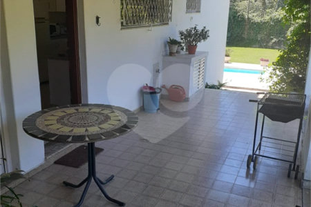 Casa Térrea com 3 quartos sendo 1 suíte. 1.400m² A/T. Jardim Floresta, Atibaia, SP