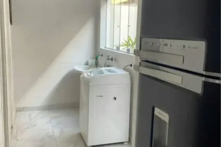 Casa à venda com 3 quartos, sendo 1 suíte,  no condomínio Villas de São Francisco I, São Paulo - SP