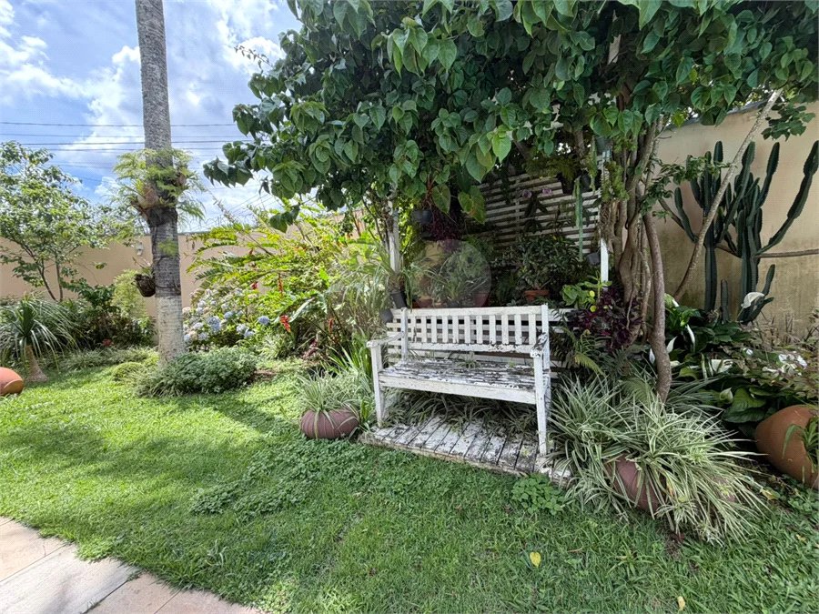 Casa Térrea de Alto Padrão à Venda no Bolsão de Interlagos
