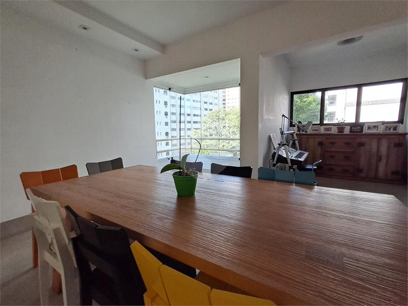 Imóvel de 226m² exclusivo com sala ampla 4 quartos, 2 suítes, 4 vagas Higienópolis