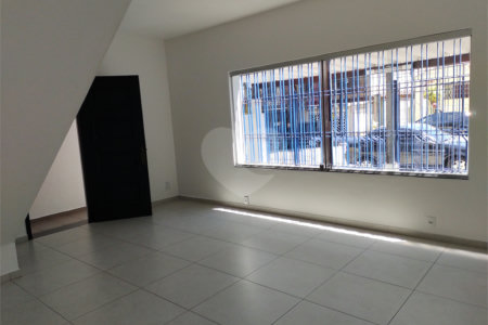 Casa à venda com 3 quartos, sendo 1 suíte, em Vila Cordeiro, São Paulo, SP