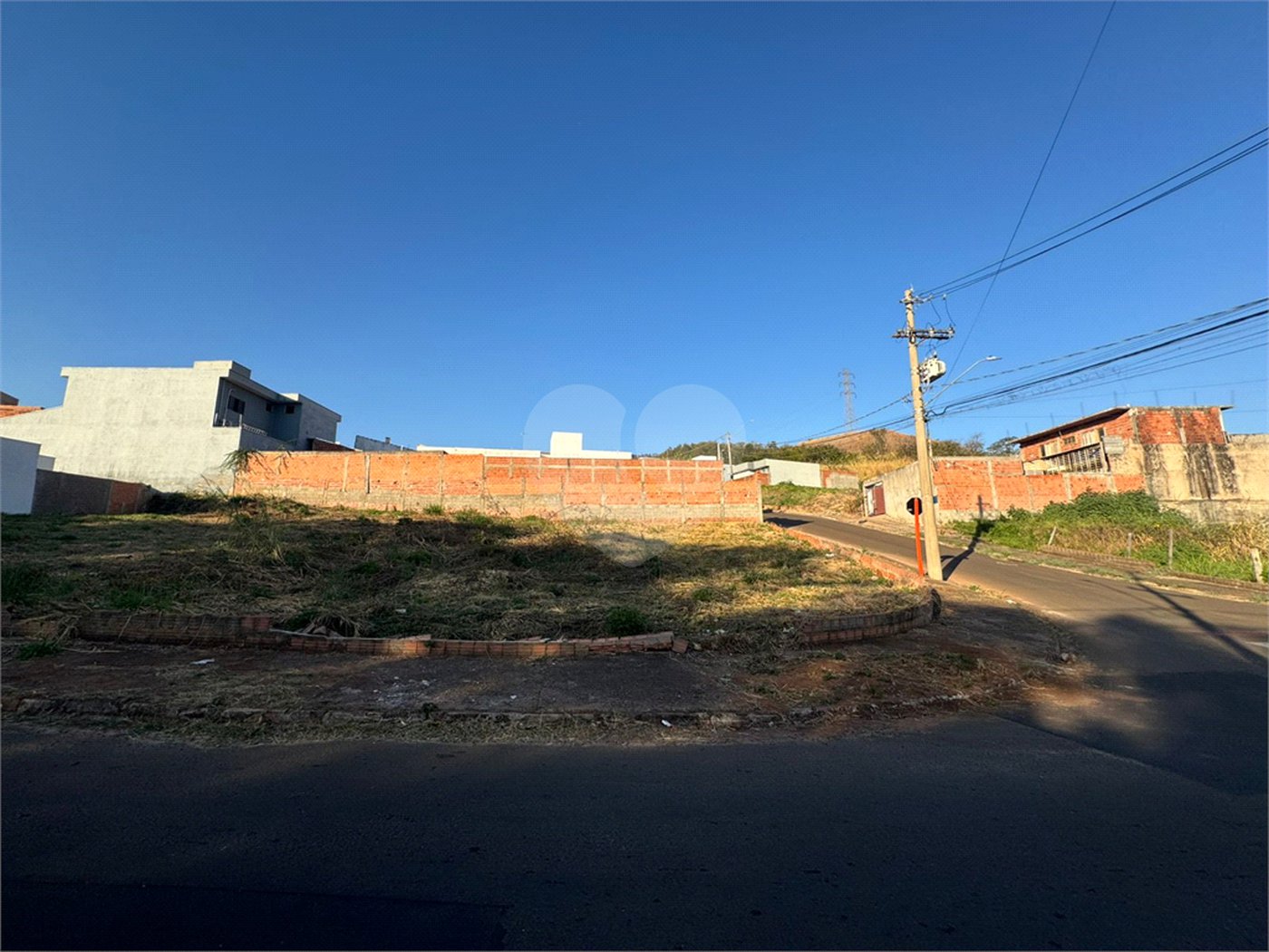 Terreno de 277m2 á venda em São Carlos.