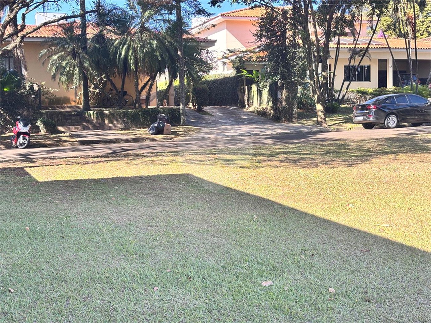 Terreno no Parque Sabará próximo a portaria