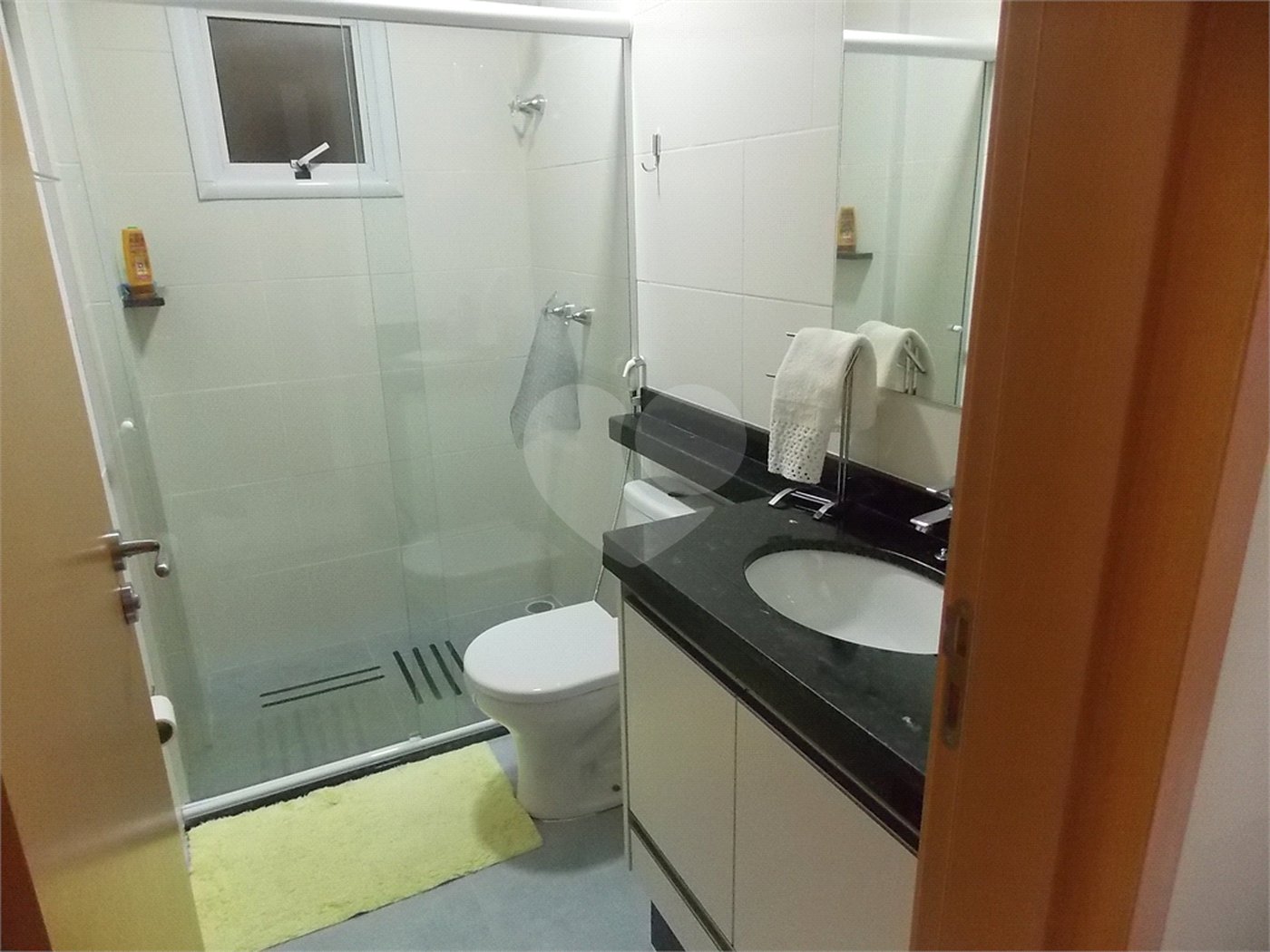 Confortável apartamento no Jardim Floresta em Aibaia sp