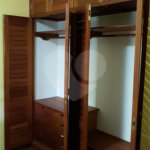 Casa térrea com piscina para venda no Parque Santa Marta