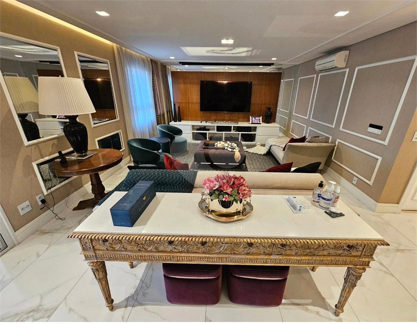 Apartamento mobiliado alto padrão, para venda ou locação, com 4 suítes e 4 vagas, em condomínio-clube no Ipiranga!