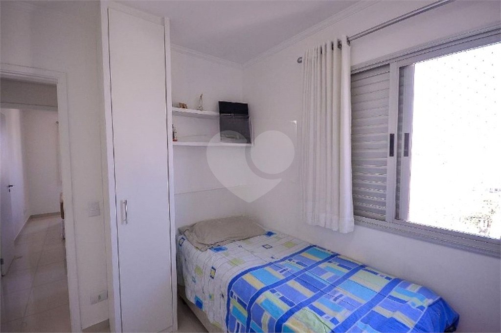 Oportunidade Apartamento mobiliado á venda na saude com 60m² com 2 dorm e 2 vaga. Aceita e estuda Permuta ( sujeito a avaliação).