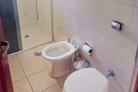 Apartamento na Consolação com 2 quartos, varanda, sem vaga.
