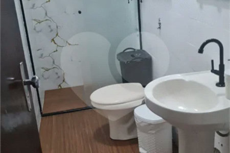 Casa com 183m², 3 dormitórios, 2 vagas, à venda em Santo André