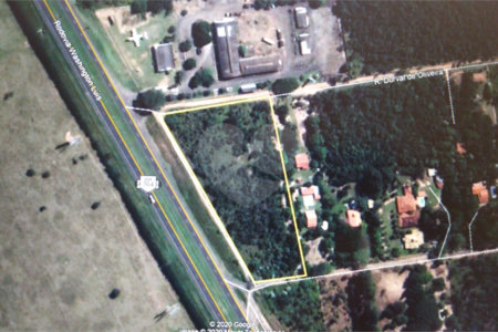 Vende-se área comercial com 220m de frente para a Washington Luiz,