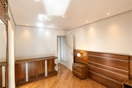 Excelente apartamento à venda na Vila Reg. Feijó
