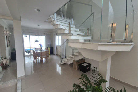 Belíssima Residência de 267 m² com Lazer Privativo no Condomínio Terras do Oriente – Valinhos