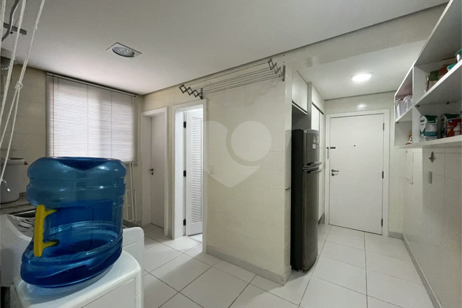 Apartamento à venda com 3 quartos, sendo 1 suíte, em Riviera de São Lourenço, Bertioga, SP