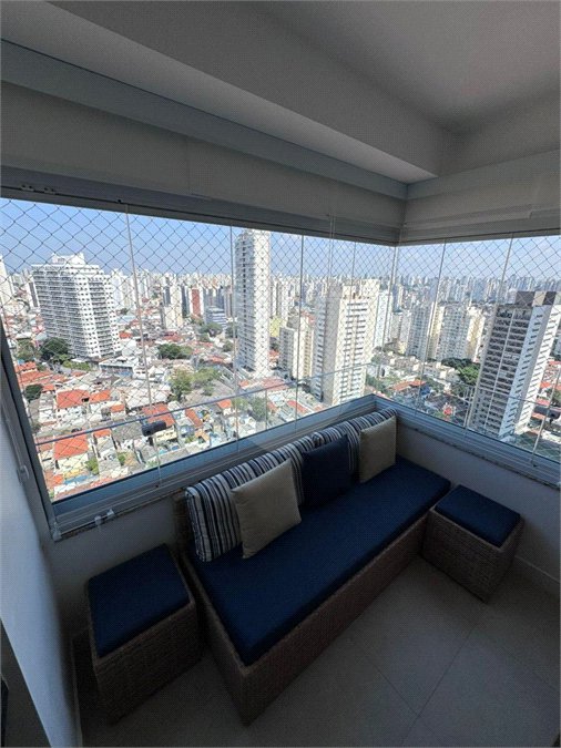 Apartamento á venda de 81m2 no Ipiranga com 2 dorms, 2 suítes, 3 banheiros, 2 vagas. Estuda permuta.