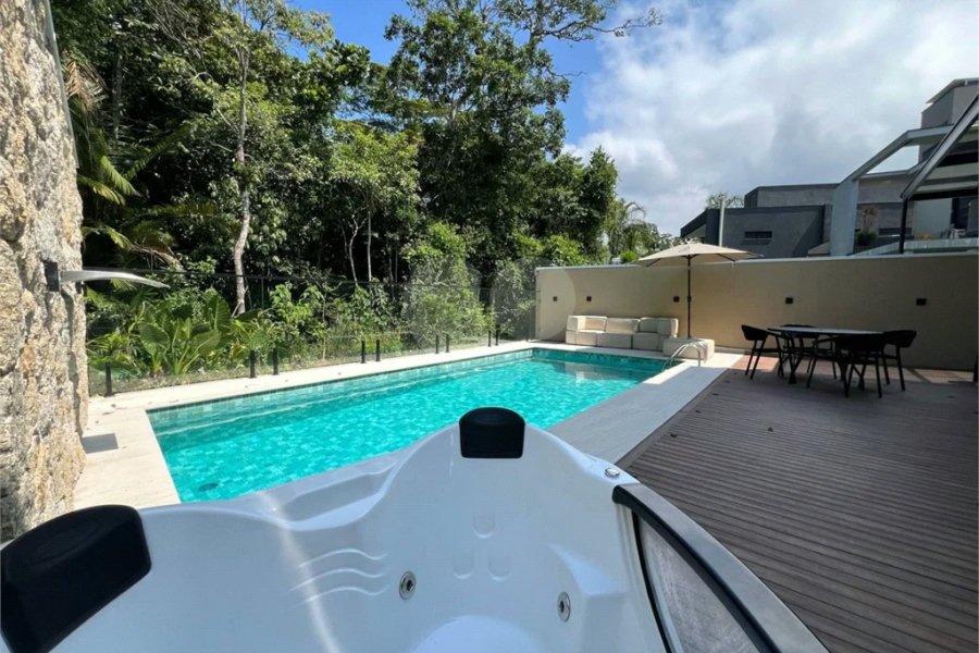 Casa à venda com 5 suítes em Riviera de São Lourenço, Bertioga, SP