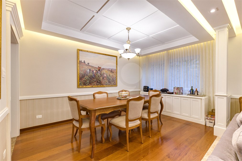 Casa à venda com 4 quartos, sendo 2 suítes,  em Alto da Boa Vista, São Paulo, SP
