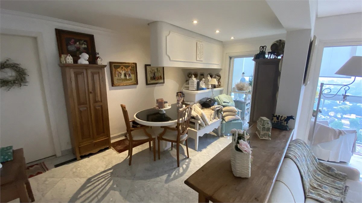 Apartamento à venda com 4 quartos, sendo 1 suíte, em Alto da Boa Vista, São Paulo, SP