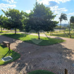 Terreno no Condomínio Damha Golf.