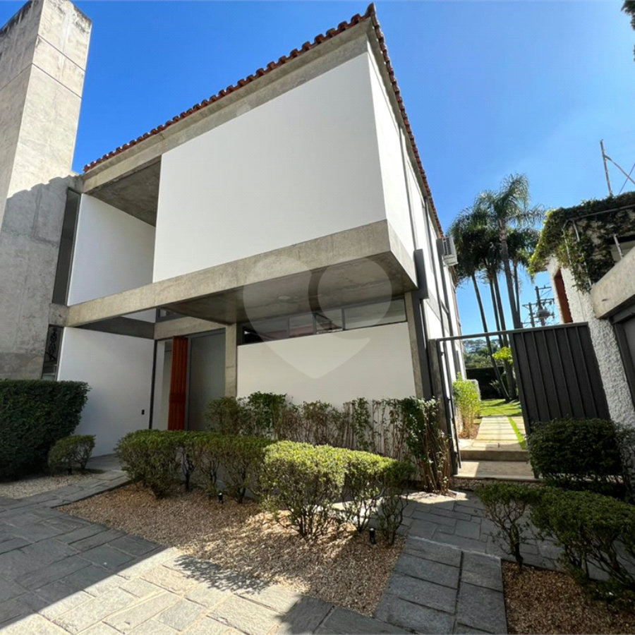 Sobrado impecável com piscina, 5 quartos, repleto de armários Aceita Pet, Bairro Cidade Jardim