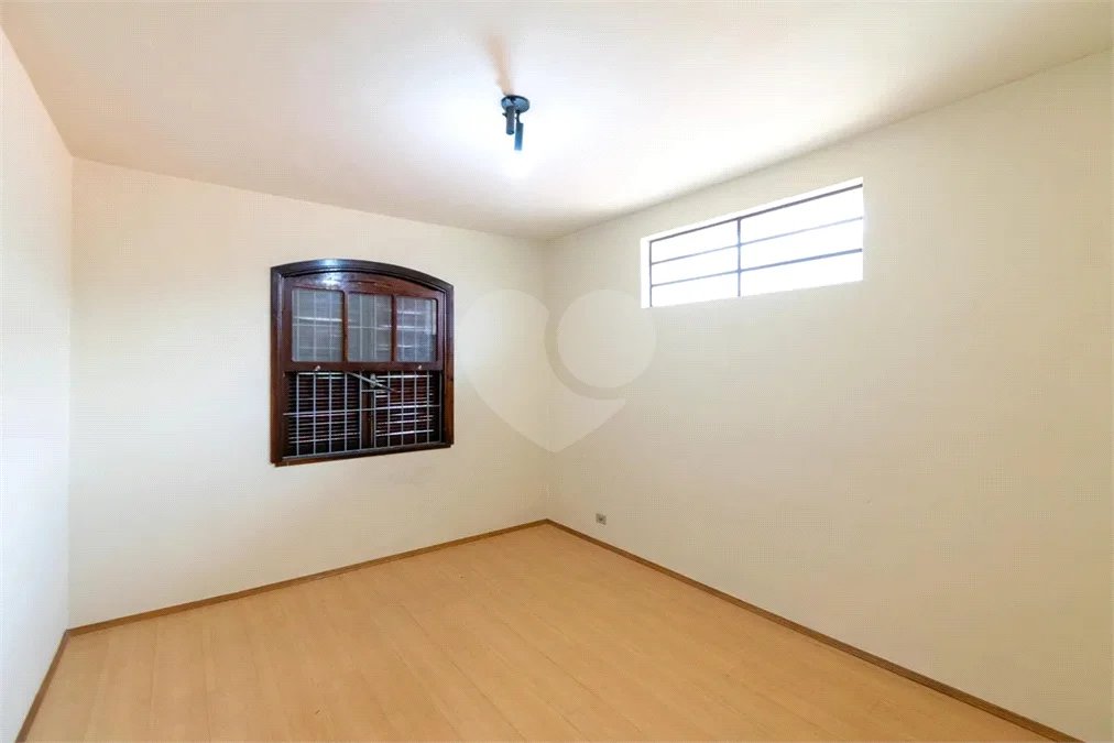 Casa à venda com 200m², 4 quartos e 2 vagas