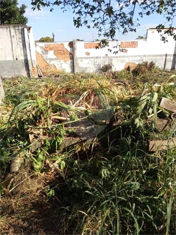 Terreno com 942,00 m² .
