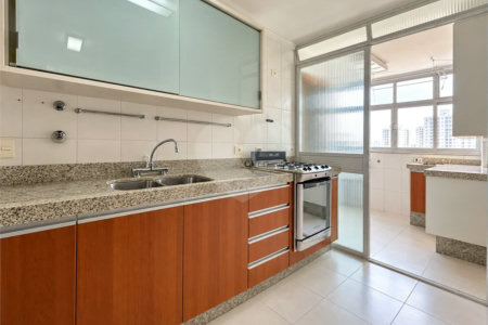 Apartamento com 3 dormitórios sendo 1 suíte à venda em Higienópolis, São Paulo - SP