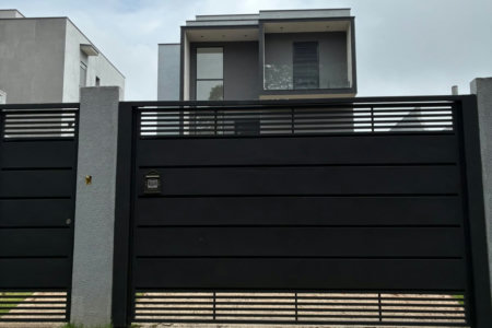 Sobrado à venda com 3 quartos, sendo 1 suíte, em Parque Rizzo, Cotia - SP
