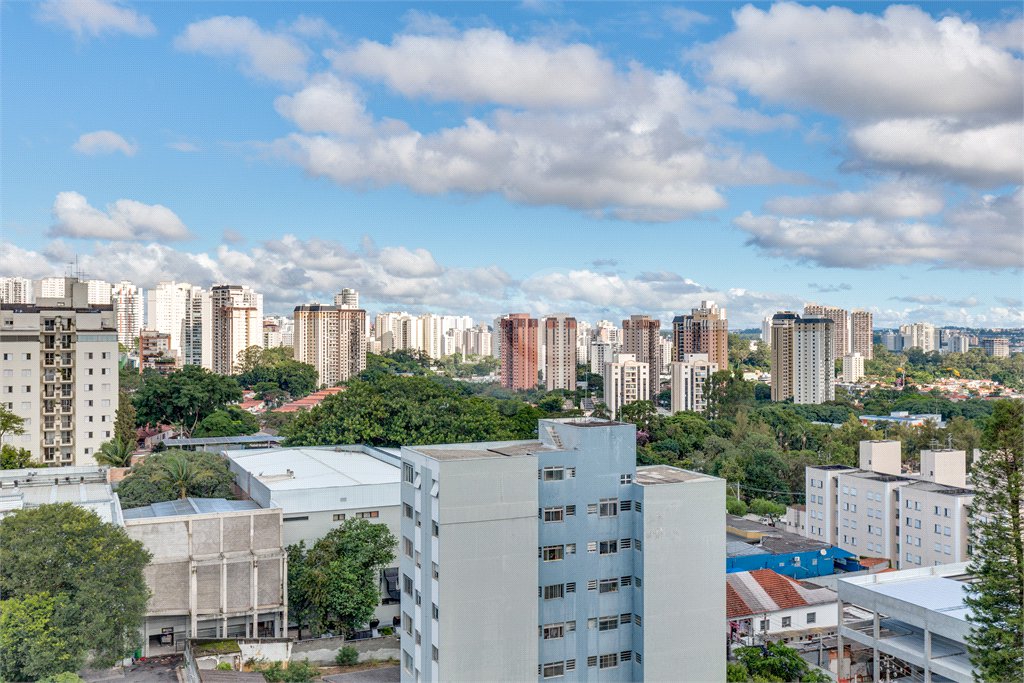 Apartamento à venda ou para alugar com 3 quartos, sendo 1 suíte,  em Alto da Boa Vista, São Paulo, SP