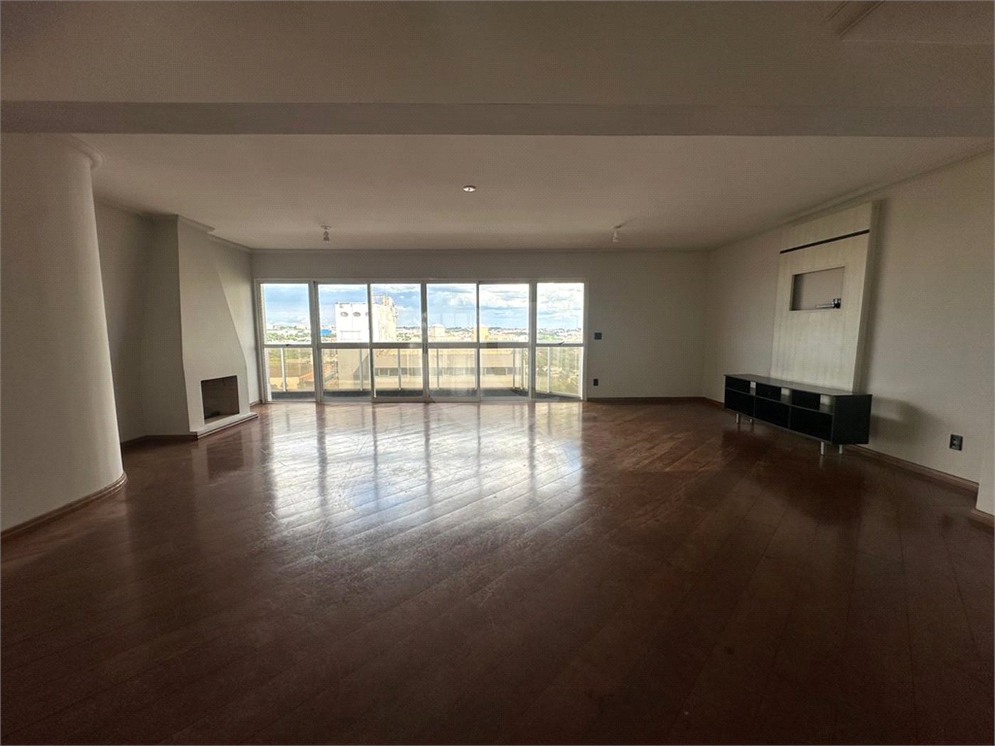 Apartamento 4 suítes Central Park Club
