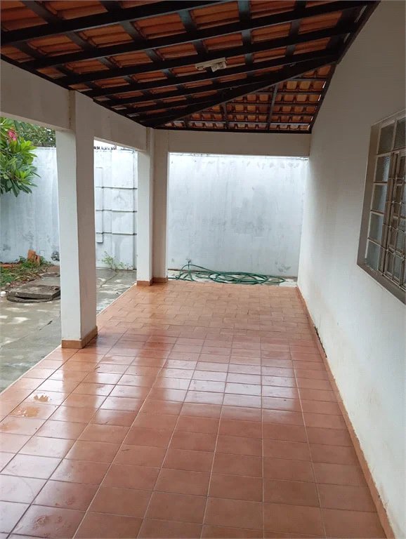 Casa à venda com 3 quartos, sendo 1 suíte,  em Cajueiro, Balsas, MA