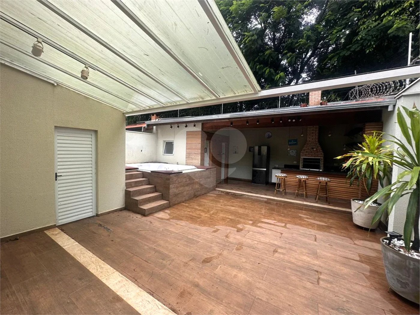 Casa de Condomínio com 3 Quartos e 2 banheiros à Venda, 311 m² por R$ 750.000