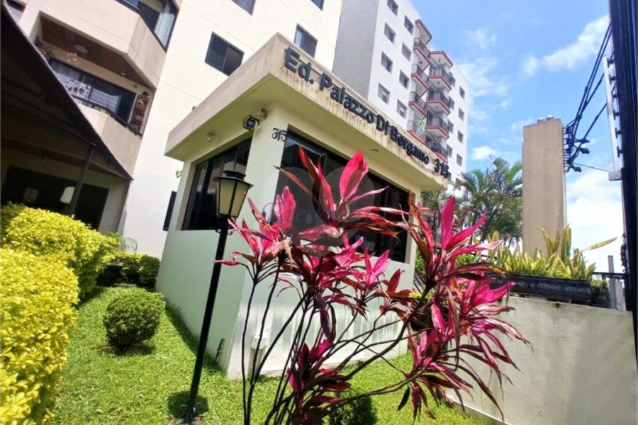 Apartamento de 70m2 no Mandqui de 3 dormitórios, sala com sacada e 2 vagas garagem