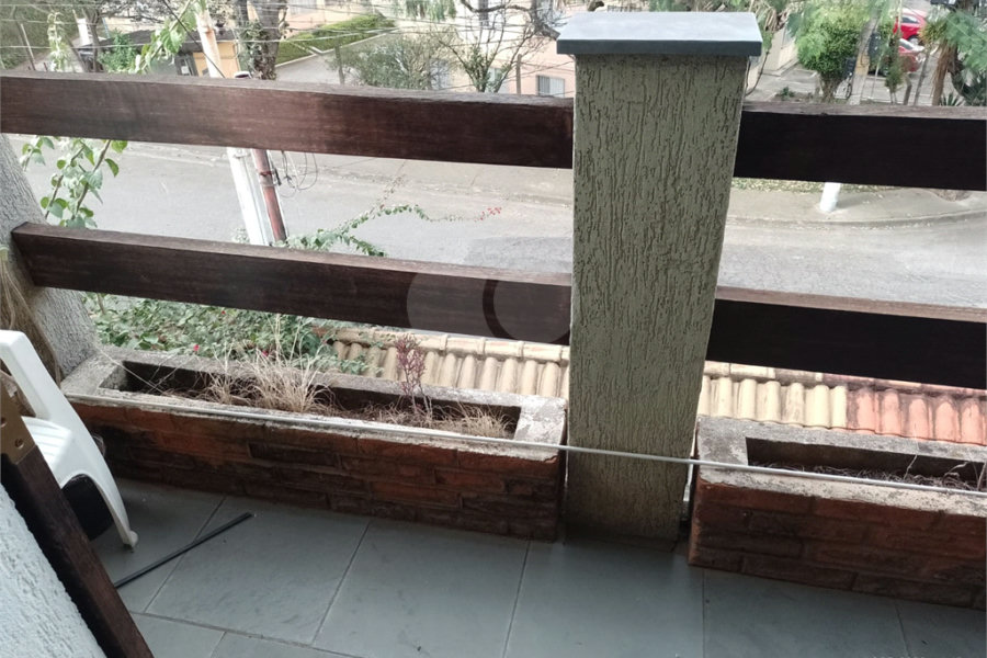 Oportunidade! Super sobrado em rua tranquila e ótima localização