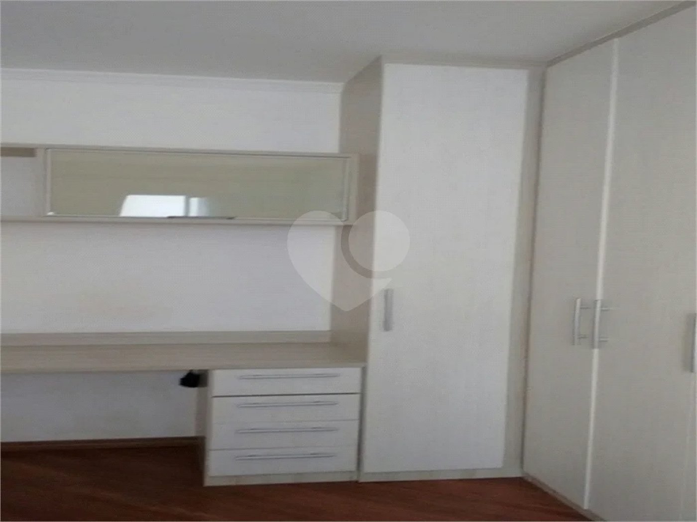 Apartamento à venda, com 1 quarto, armários, varanda, 1 vaga no Jaraguá em São Paulo