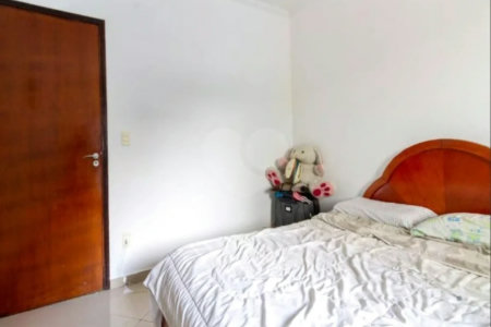 Sobrado com 200m², 3 dormitórios, sendo 1 suíte, 6 vagas, à venda na Vila Matilde
